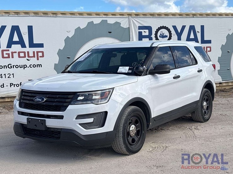 2016-ford-explorer-image-1