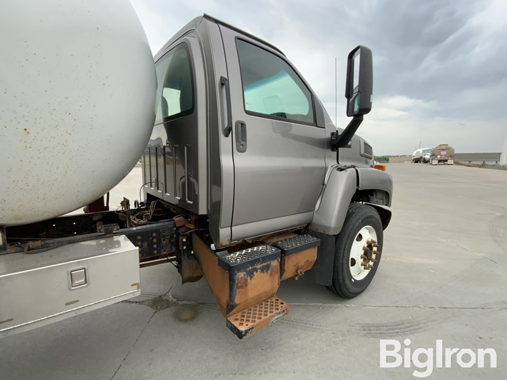 2006-gmc-topkick-image-14
