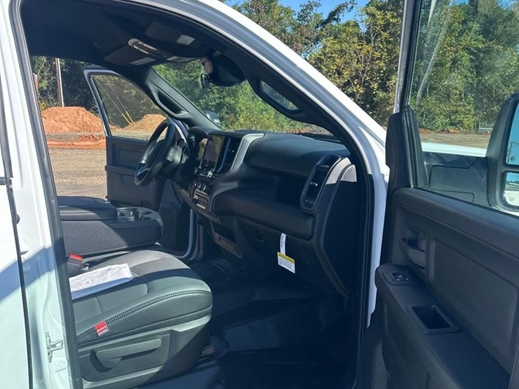 2025-dodge-ram-4500-image-22