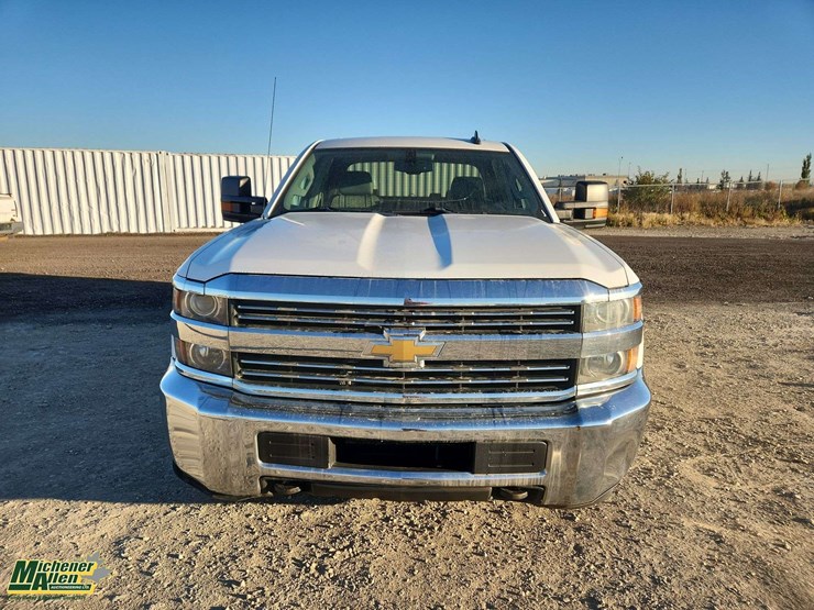 2016-chevrolet-silverado-2500hd-image-28