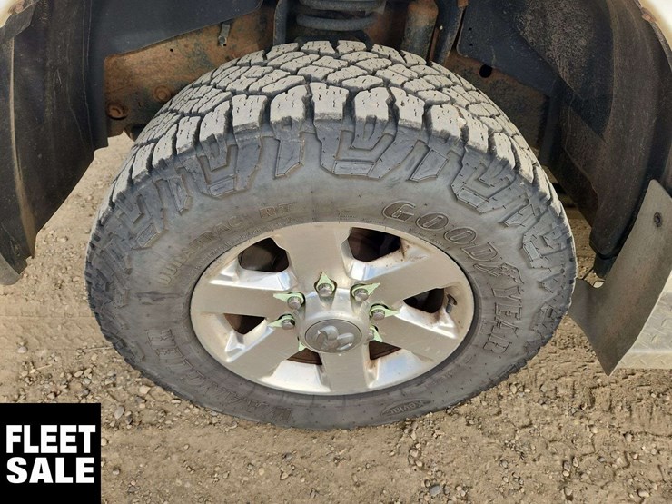 2015-ram-2500-slt-image-31