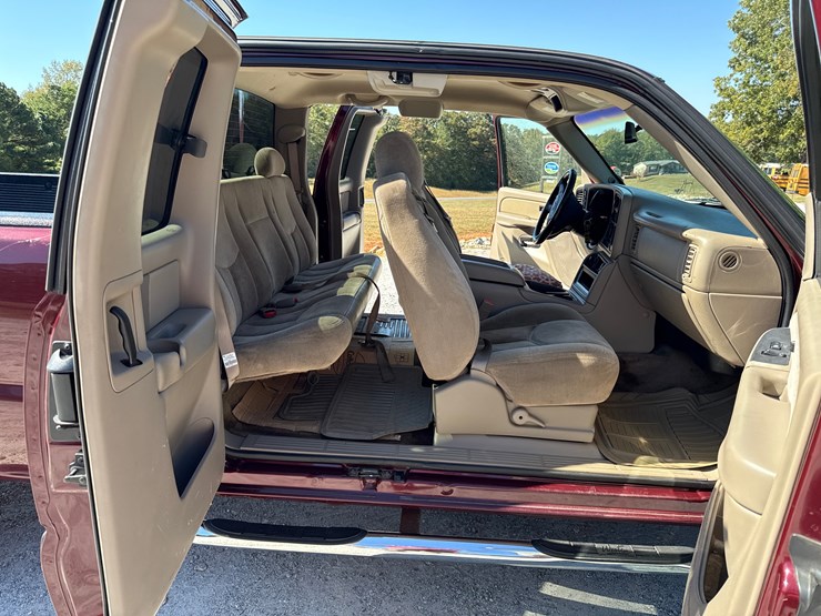 2003-chevrolet-silverado-image-18
