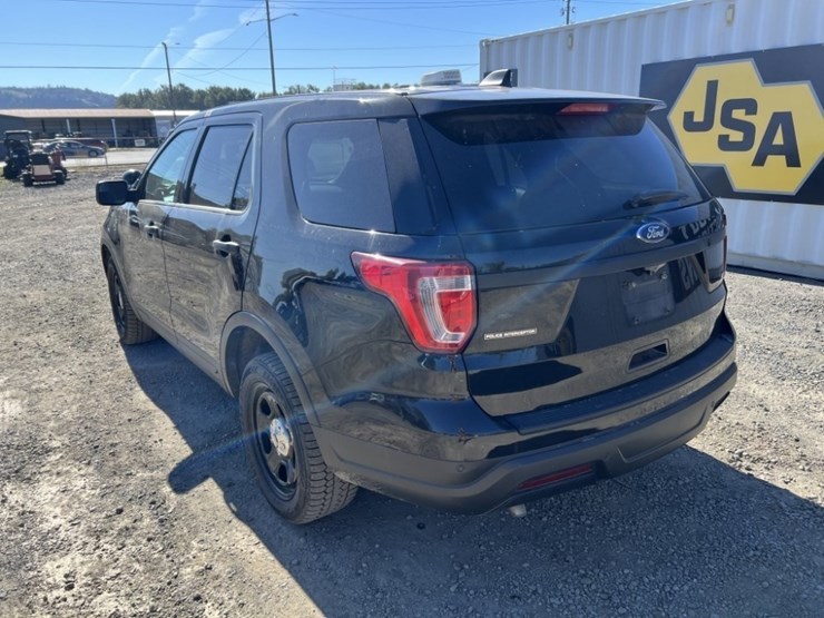 2019-ford-explorer-image-6