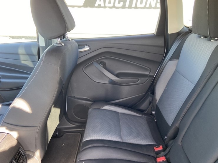 2017-ford-escape-se-image-22