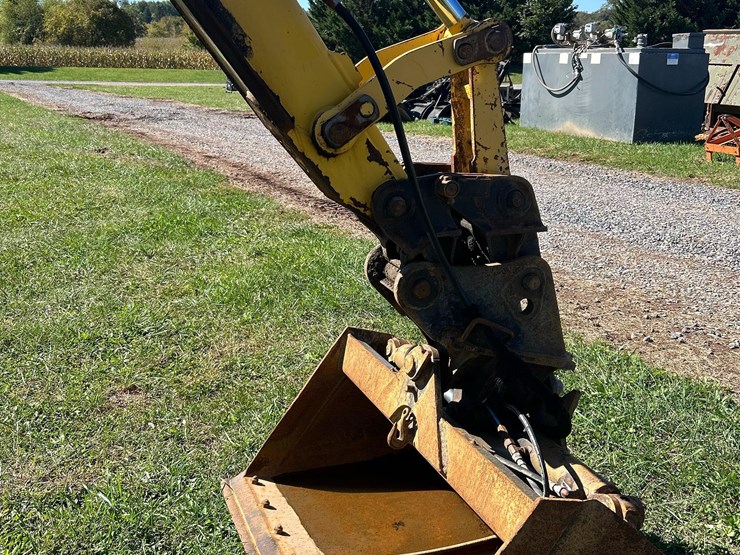 2008-komatsu-wb146-5-image-16