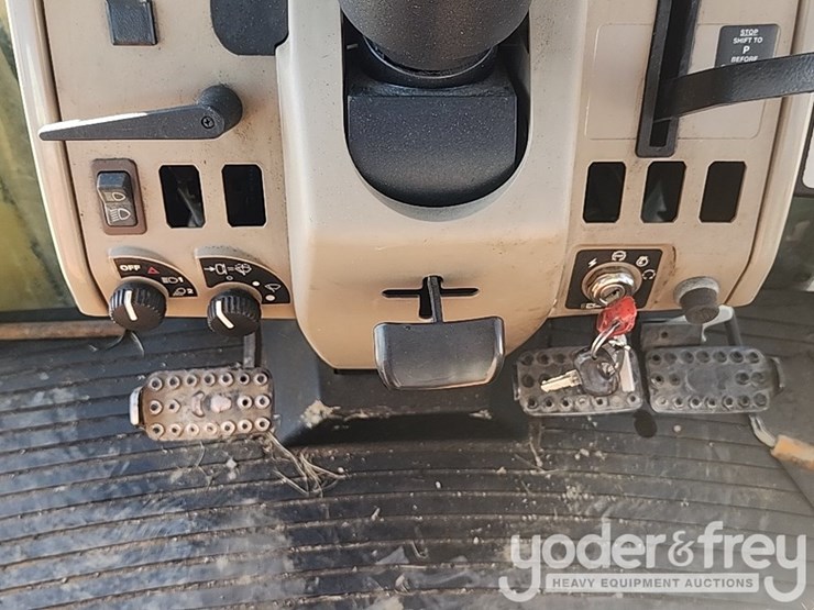 2009-john-deere-5093e-image-33