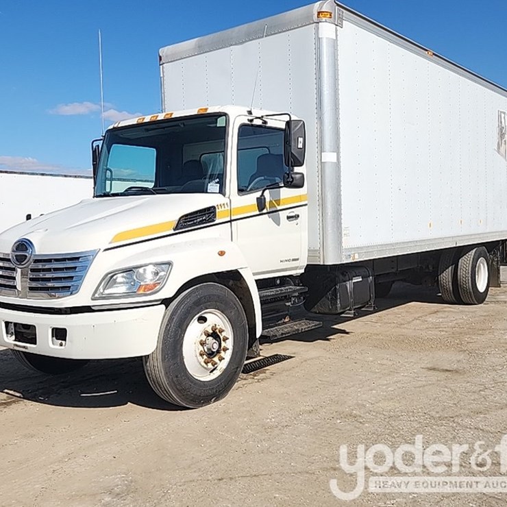 2006 HINO 268