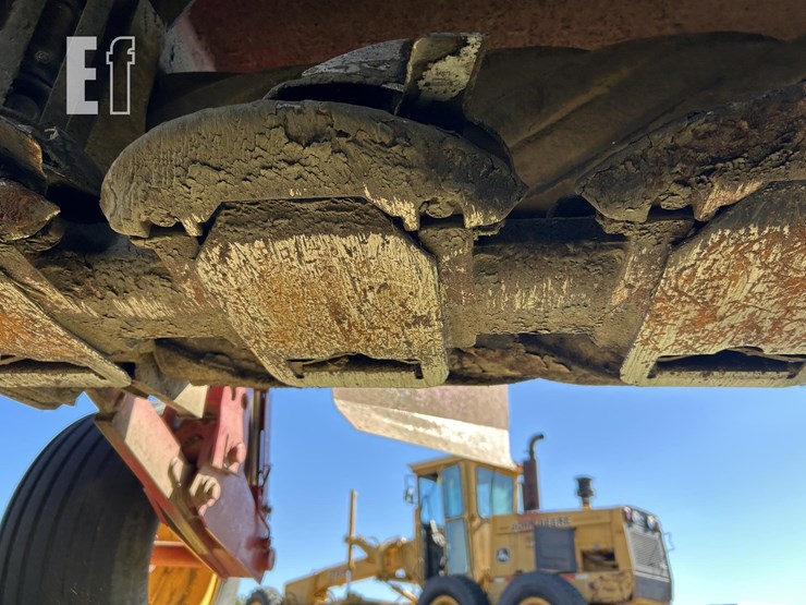 2014-new-holland-h7460-image-27