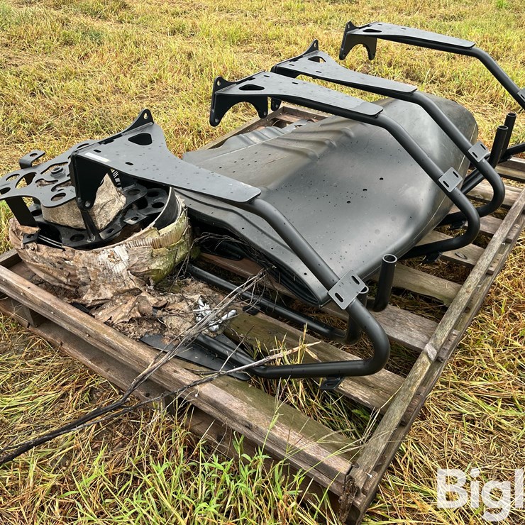 JOHN DEERE R4038