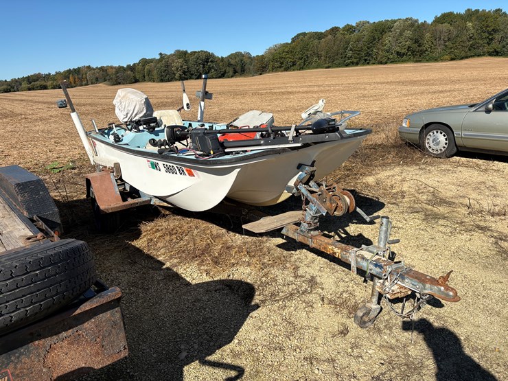 #1875-•-mckee-craft-fiberglass-fishing-boat-image-2