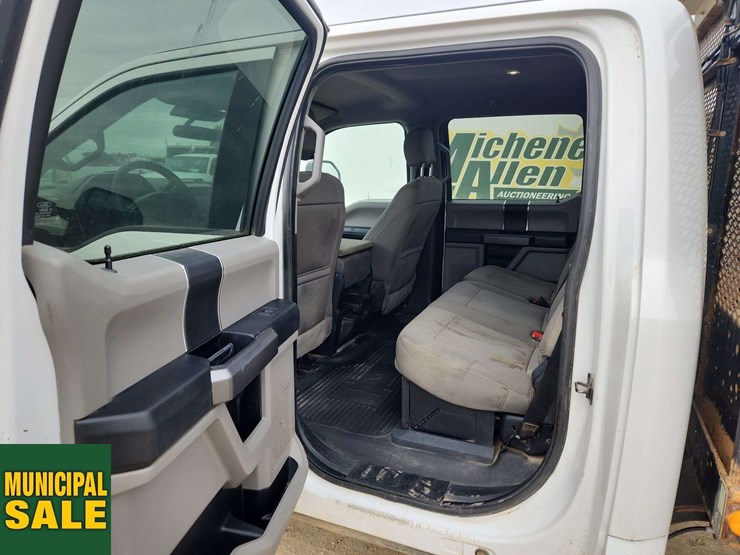 2020-ford-f350-image-24