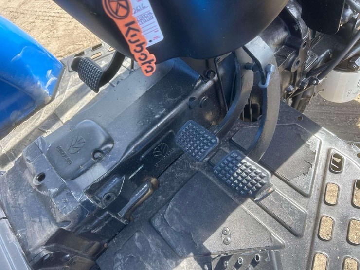 new-holland-tn65-57hp-utility-tractor-image-12