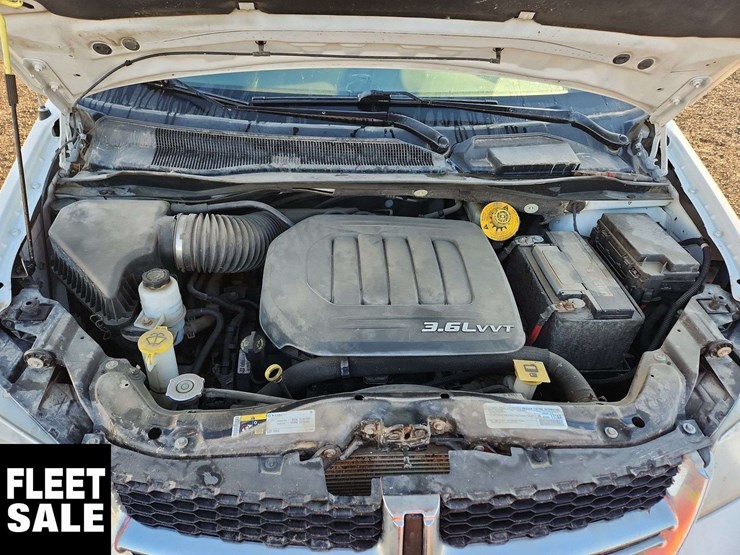 2015-dodge-grand-caravan-image-23