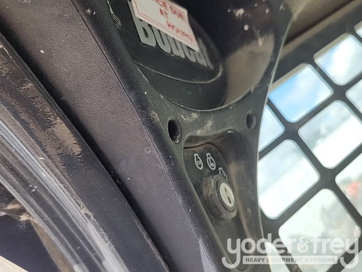 2015-bobcat-s650-image-13