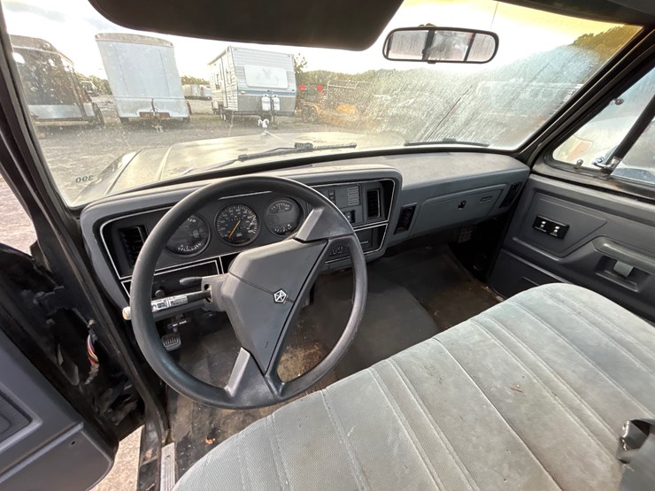 1990-dodge-d150-image-9