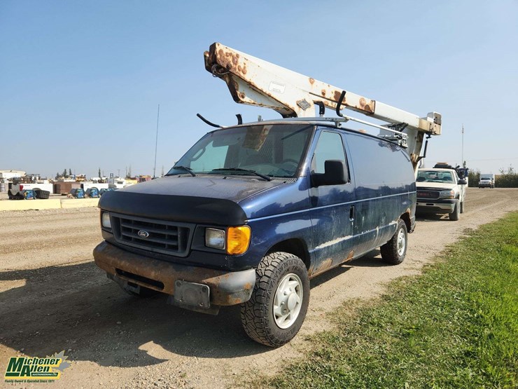 non-operable-2007-ford-e-series-s/a-bucket-van-image-1