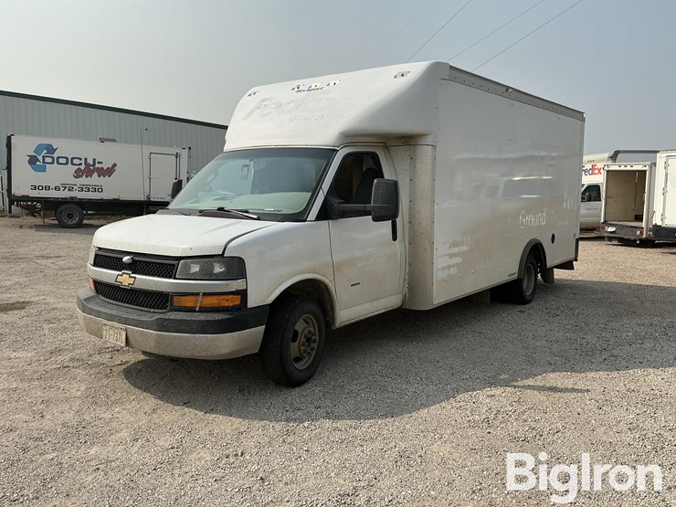 2022-chevrolet-express-g3500-image-1