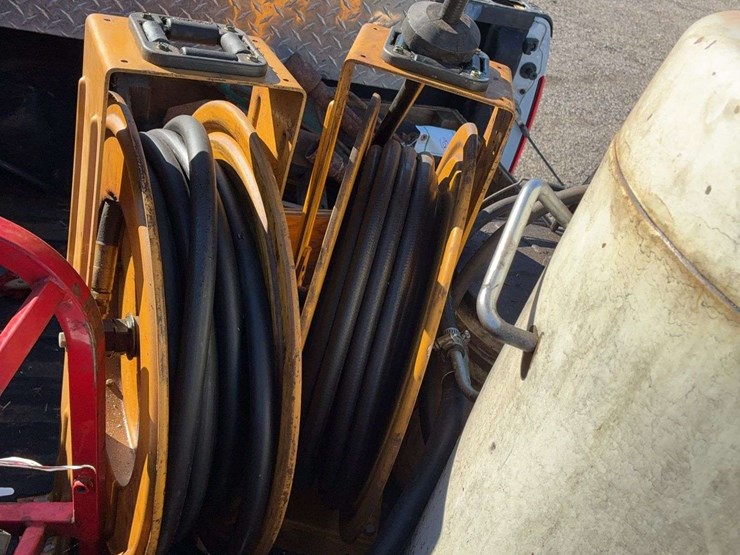 oil-and-grease-drums-with-pumps-2-rotary-style-fluid-pumps-2-hose-reels-unknown-condition-image-6