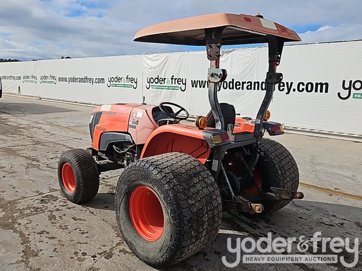 2016-kubota-mx5200hst-image-3