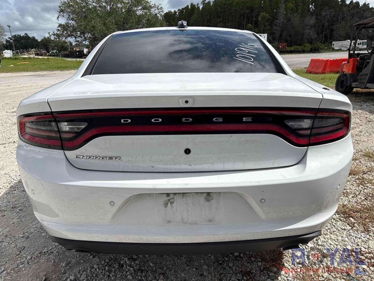 2018-dodge-charger-sedan-image-23