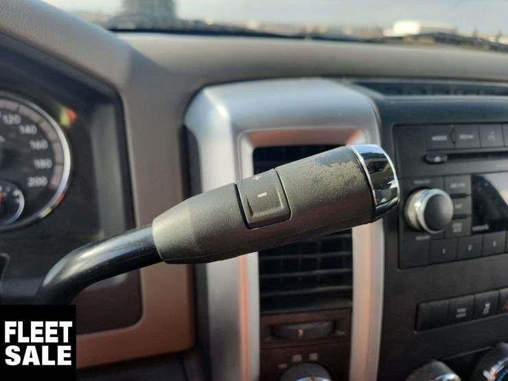 2012-ram-1500-slt-image-10