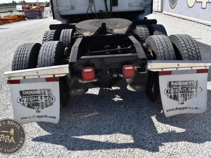 2020-western-star-5700xe-image-40