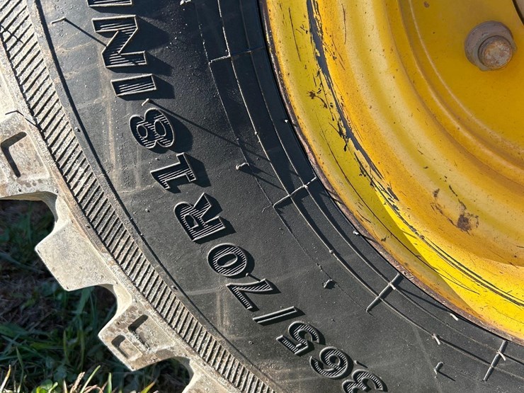 2019-deere-204l-image-16
