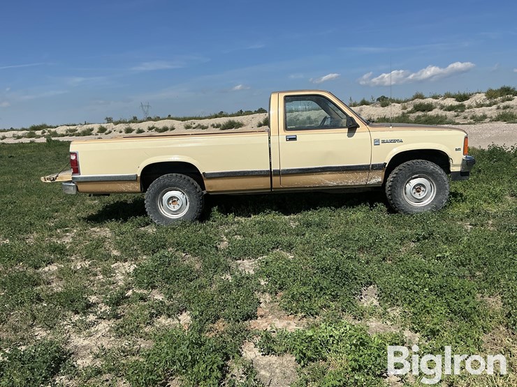 1987-dodge-dakota-image-4