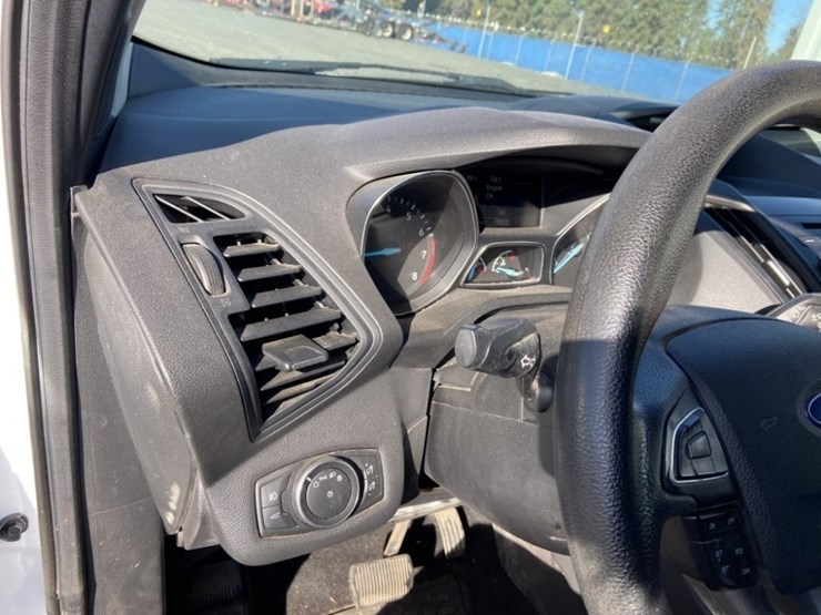 2017-ford-escape-se-image-19
