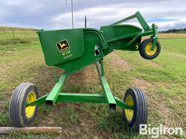 john-deere-212-image-4