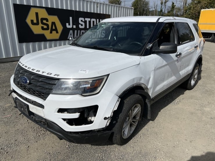 2017-ford-explorer-image-1