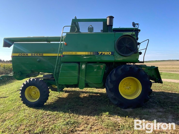 1987-john-deere-7720-titan-ii-image-4