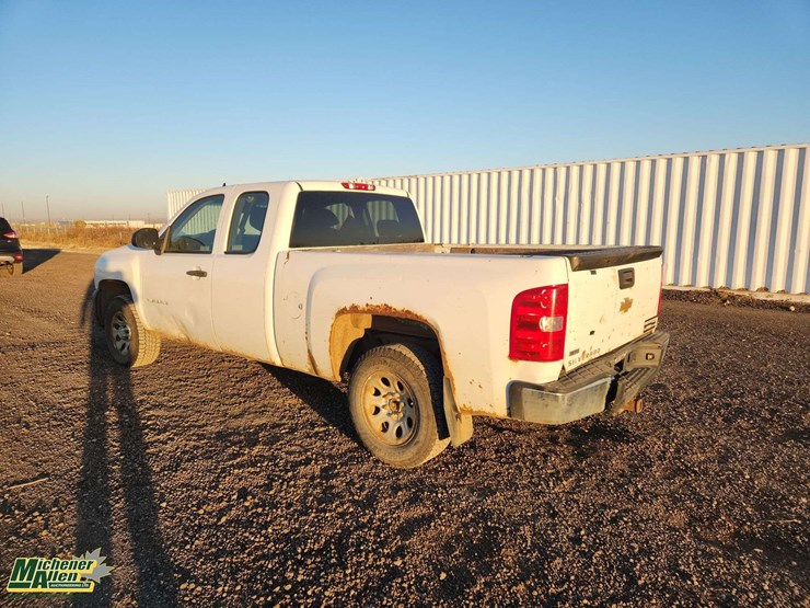2012-chevrolet-silverado-1500-image-2