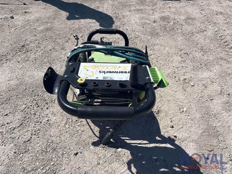 greenworks-2700psi-portable-pressure-washer-image-1