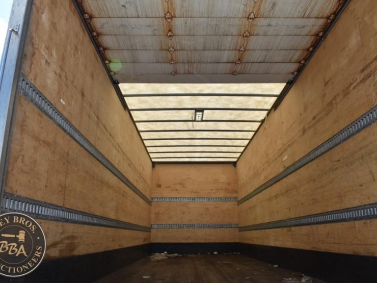 2022-freightliner-business-class-m2-100-image-12