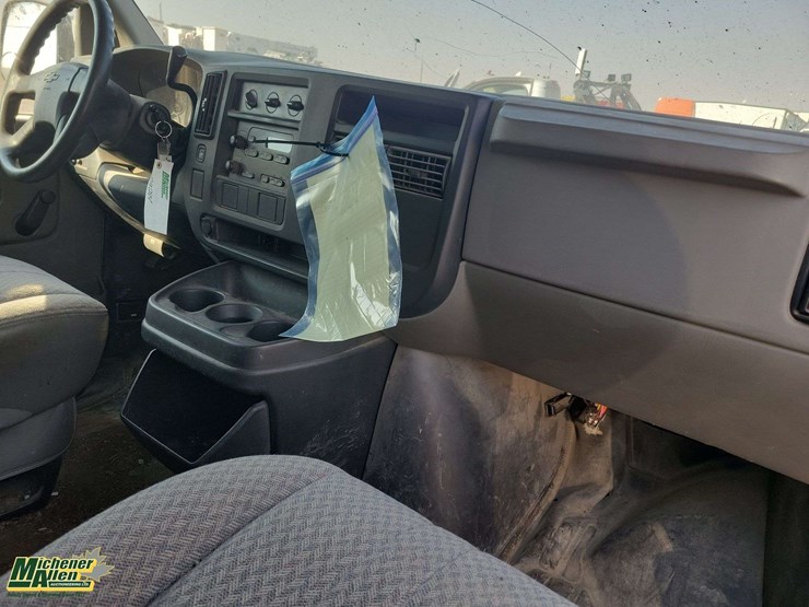 non-operable-2006-chevrolet-express-s/a-cube-van-image-13