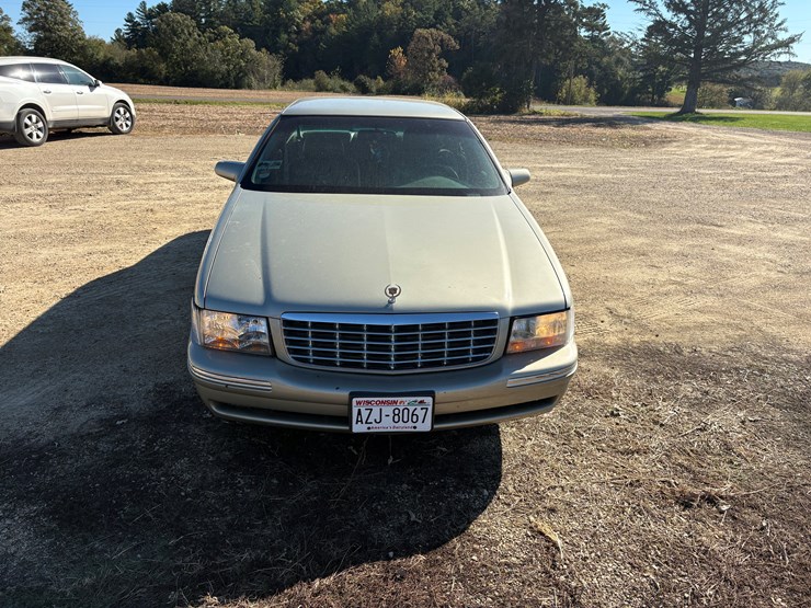 #118-•-1997-cadillac-deville-(wi-title)-image-5