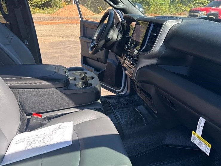 2025-dodge-ram-4500-image-24