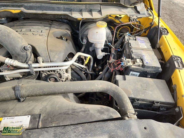 2019-ram-1500-classic-image-38