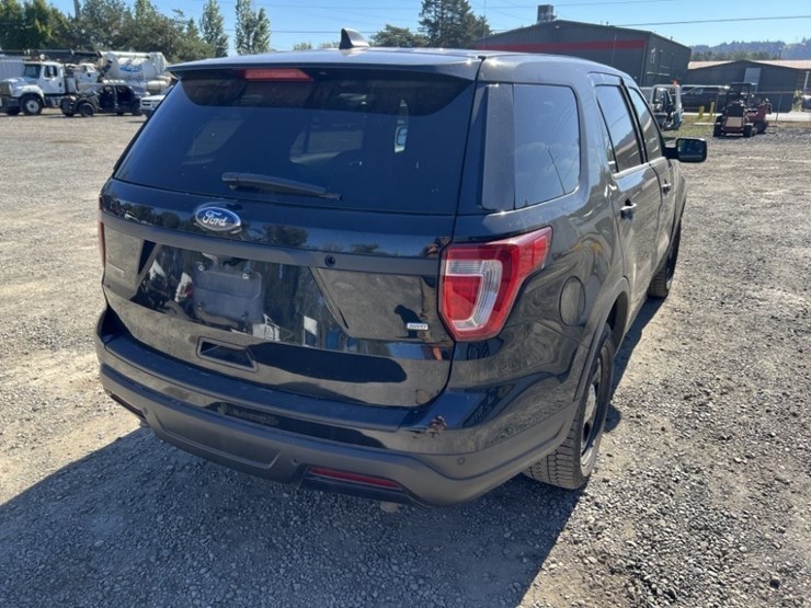 2019-ford-explorer-image-4