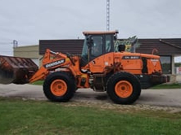 2015-doosan-dl220-image-5