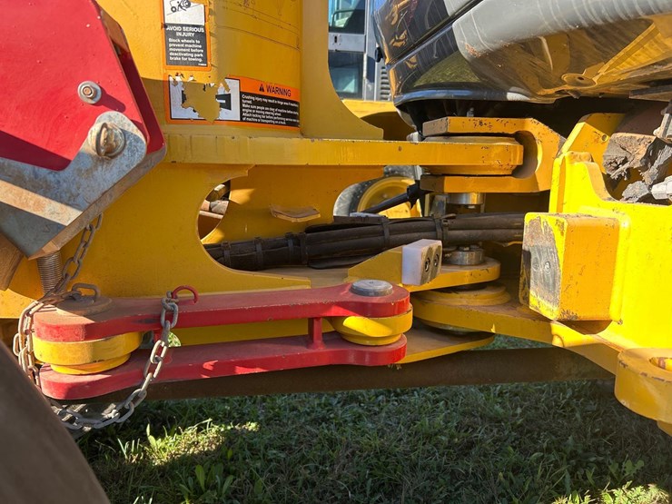 2019-deere-204l-image-8
