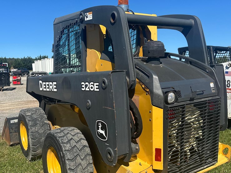 2016-deere-326e-image-6