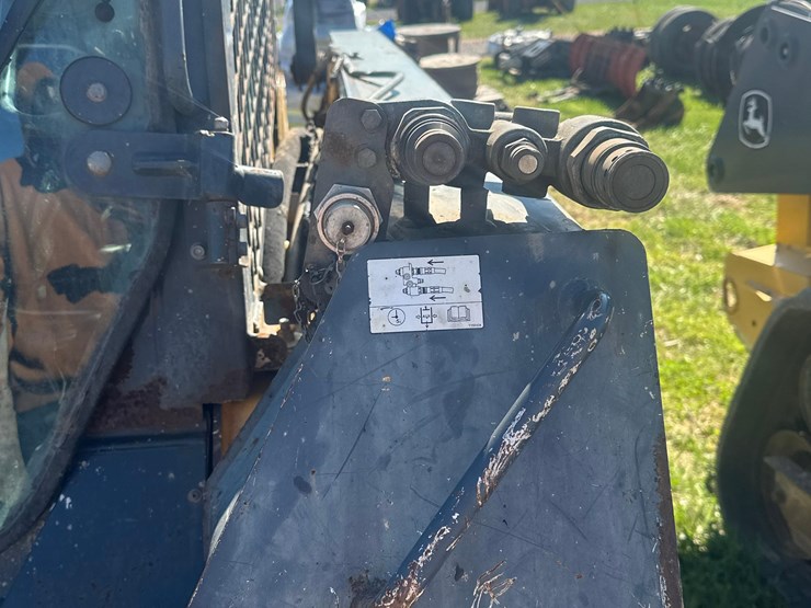 deere-333e-image-13