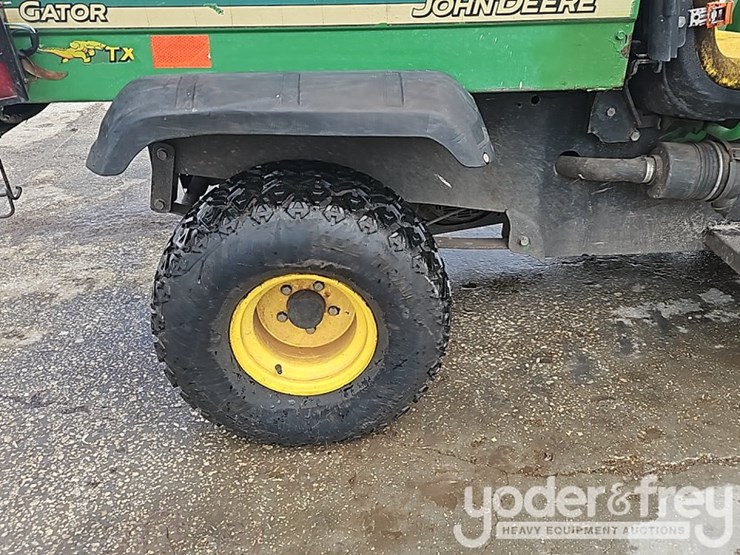 2014-john-deere-gator-tx-image-8