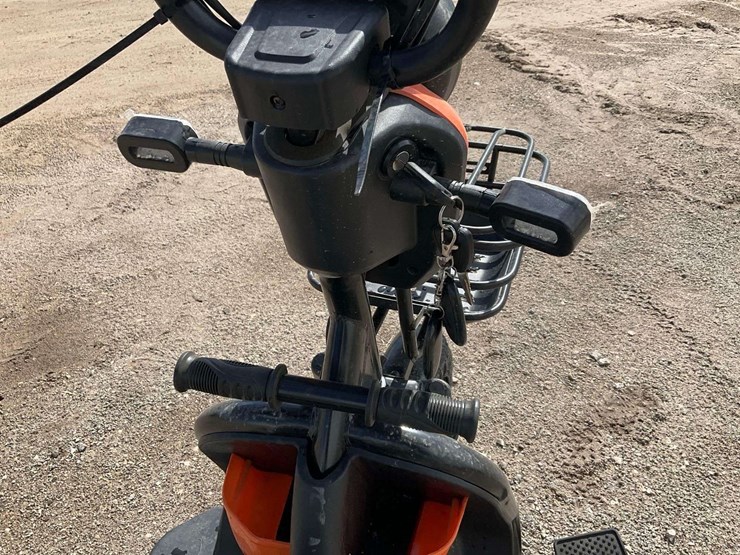 2025-spirit-electric-scooter-image-7