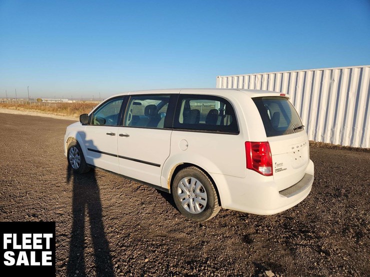 2015-dodge-grand-caravan-image-2