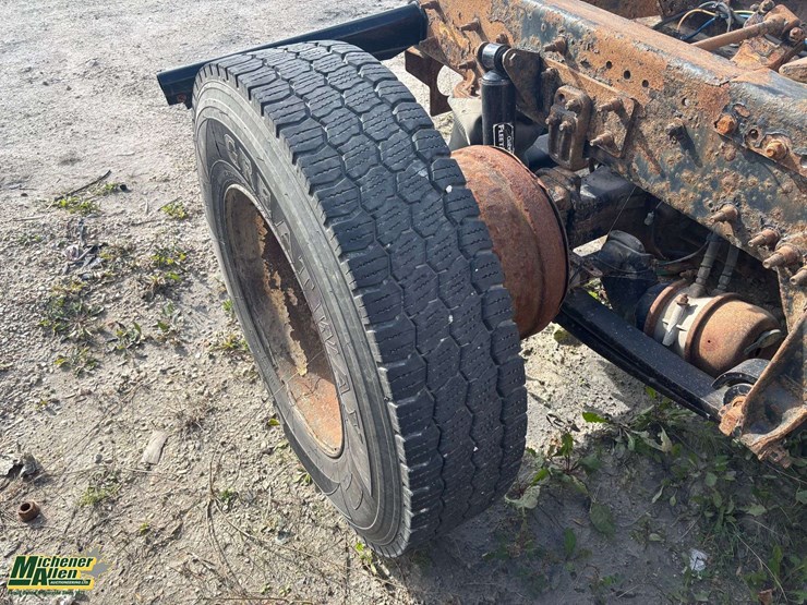 2018-western-star-5700xe-image-8
