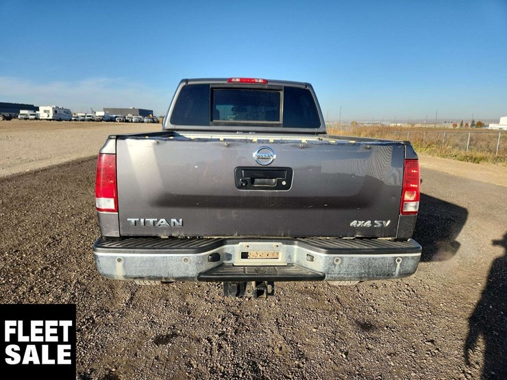 2013-nissan-titan-image-21
