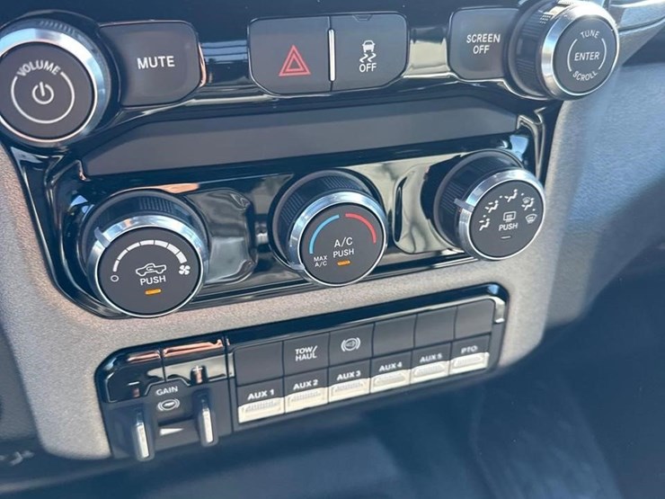 2025-dodge-ram-4500-image-34